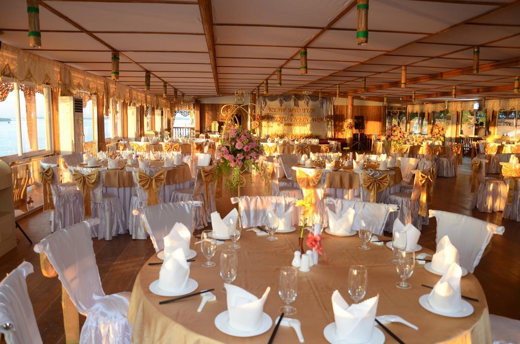 Mandalay Karaweik Mobile Hotel Eksteriør bilde