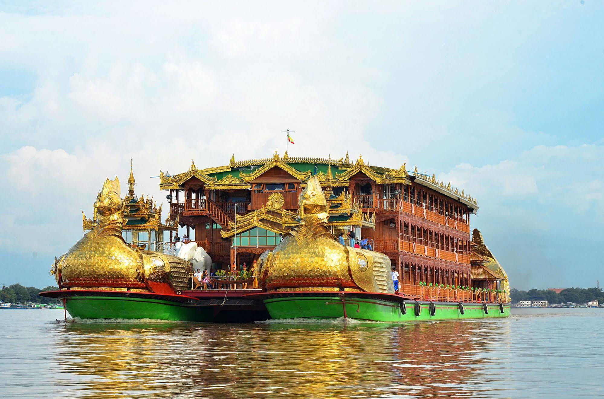 Mandalay Karaweik Mobile Hotel Eksteriør bilde