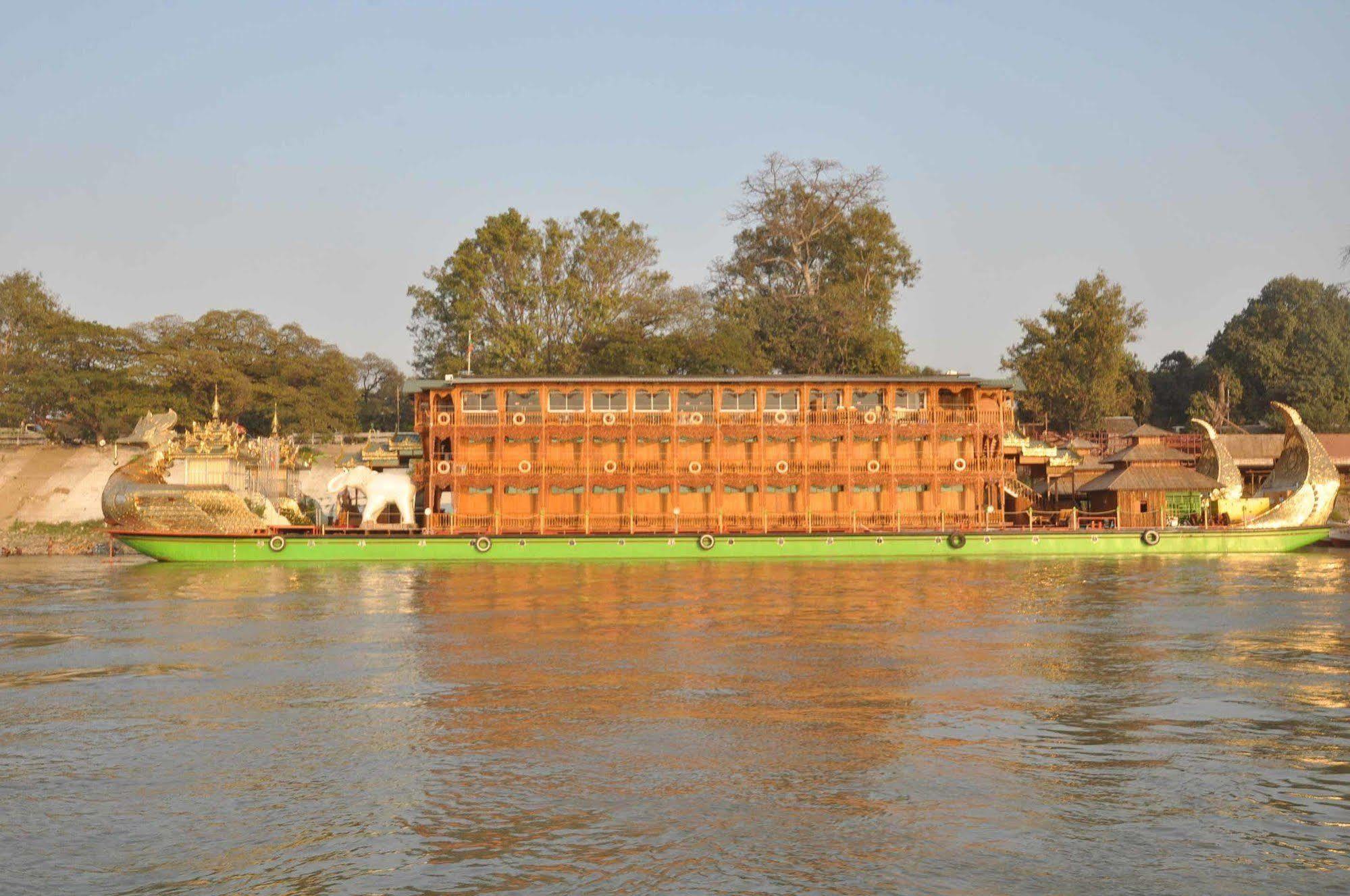 Mandalay Karaweik Mobile Hotel Eksteriør bilde